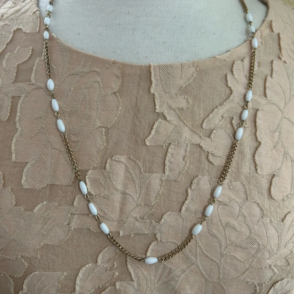 Vintage Gold Tone Dainty White Plastic Oval Chain Link Beaded Necklace 26”